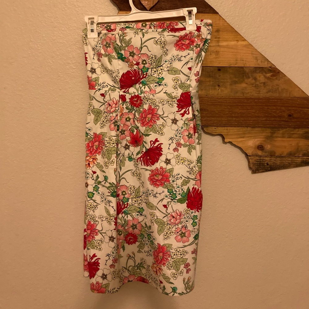 NWT Strapless floral dress